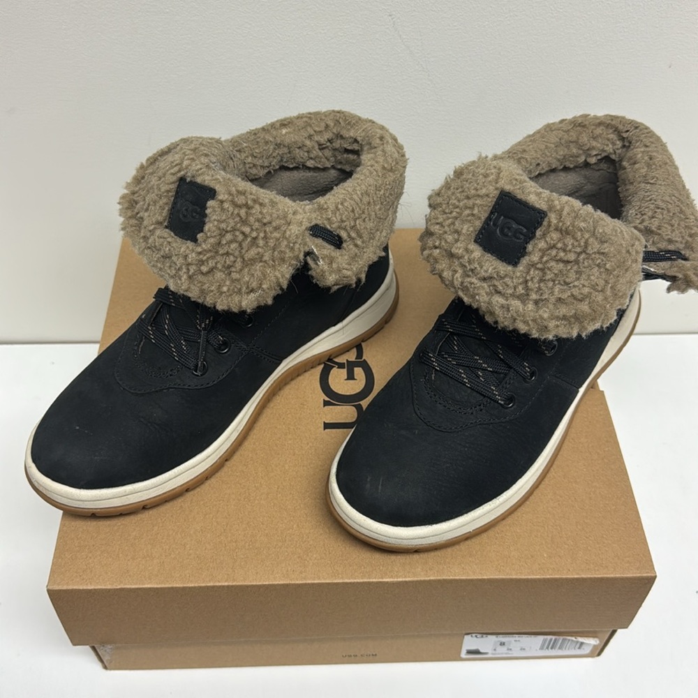UGG- W Lakesider Mid Lace Up, Black, Size 8W